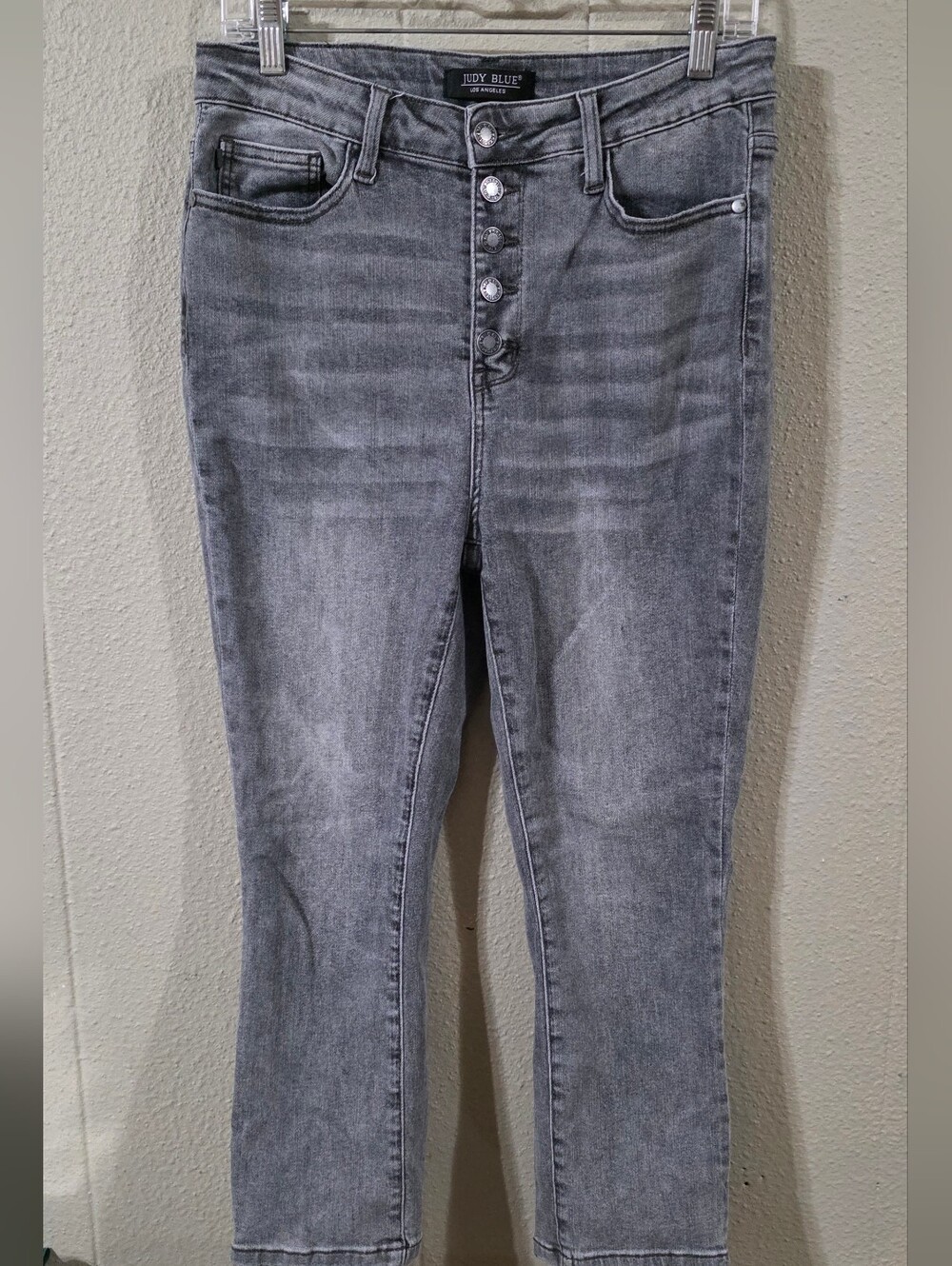 Women's Judy Blue Button Fly Gray Capris Sz 30/11 *cute!*